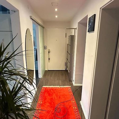 Monikas Home - Gemuetliche 3-Zimmer-Wohnung Im Herzen Von Böblingen Esterno foto
