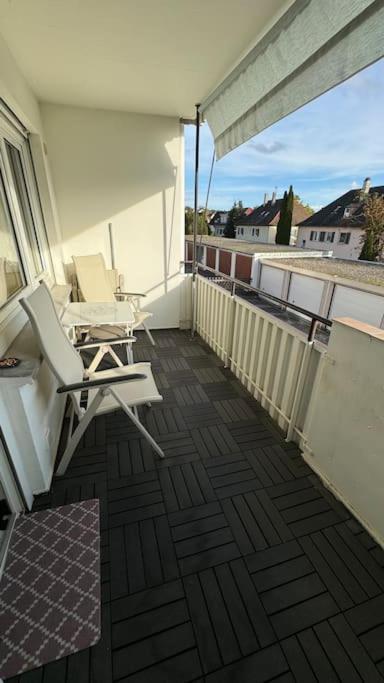 Monikas Home - Gemuetliche 3-Zimmer-Wohnung Im Herzen Von Böblingen Esterno foto